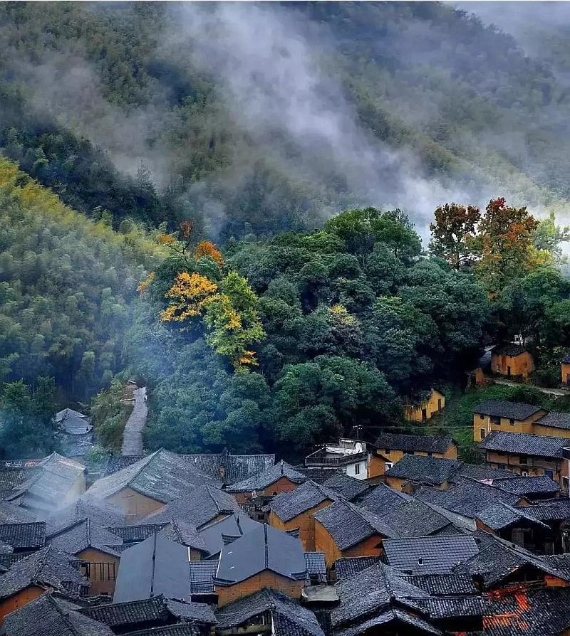 男生一个月没回我消息，我把他删了，他又加我，应该同意吗？游戏画面