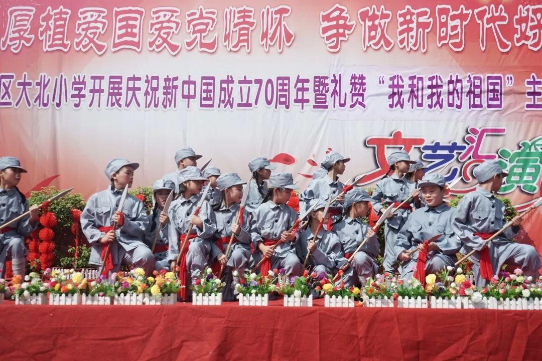 邢台柏乡向“两新”人员送春联送祝福