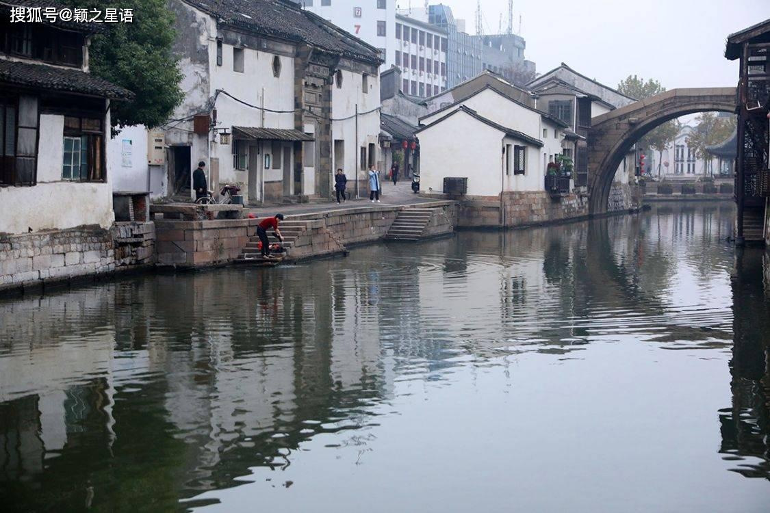 悬崖跳水运动
